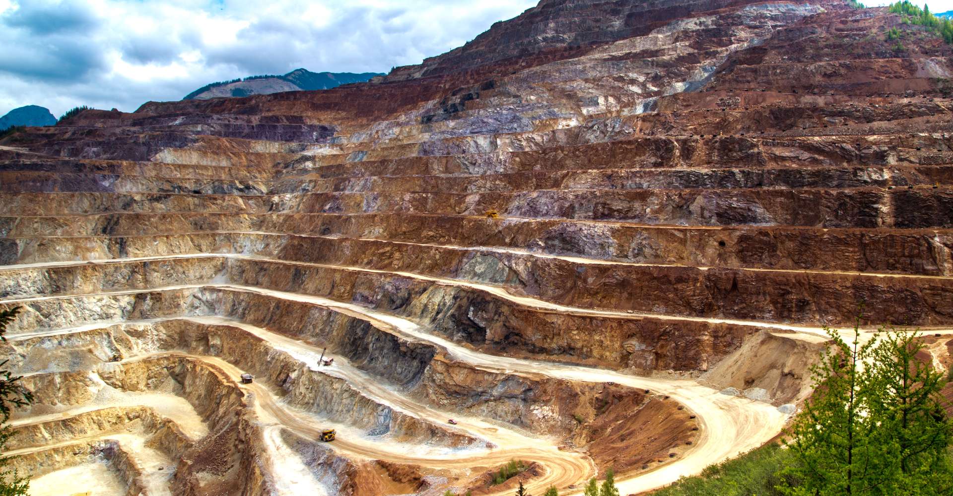 <p>Der Erzberg ist nicht nur ein aktiver Bergbaubetrieb sondern auch ein spektakuläres Ausflugsziel. </p> Copyright: