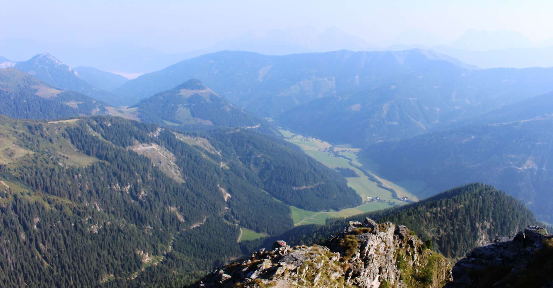 <p>Wanderung Großer Grießstein im Murtal in der Steiermark</p> 