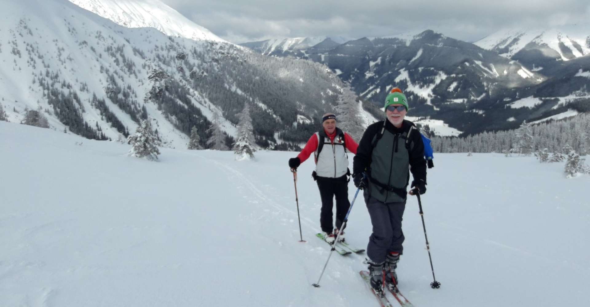 <p>Skitour auf die Krugkoppe ist eine herrliche Einsteigertour mit einer faszinierenden Bergkulisse inmitten im Murtal, Steiermark. </p> Copyright: