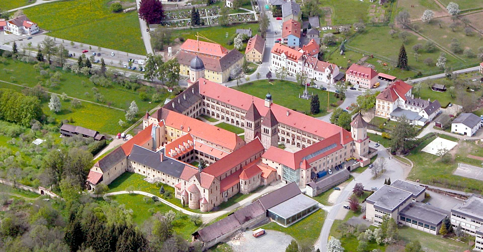 <p>Die Abtei Seckau, mit ihrer 800 jährigen Geschichte, ist eines der wohl wichtigsten Ausflugsziele im Murtal.</p> 