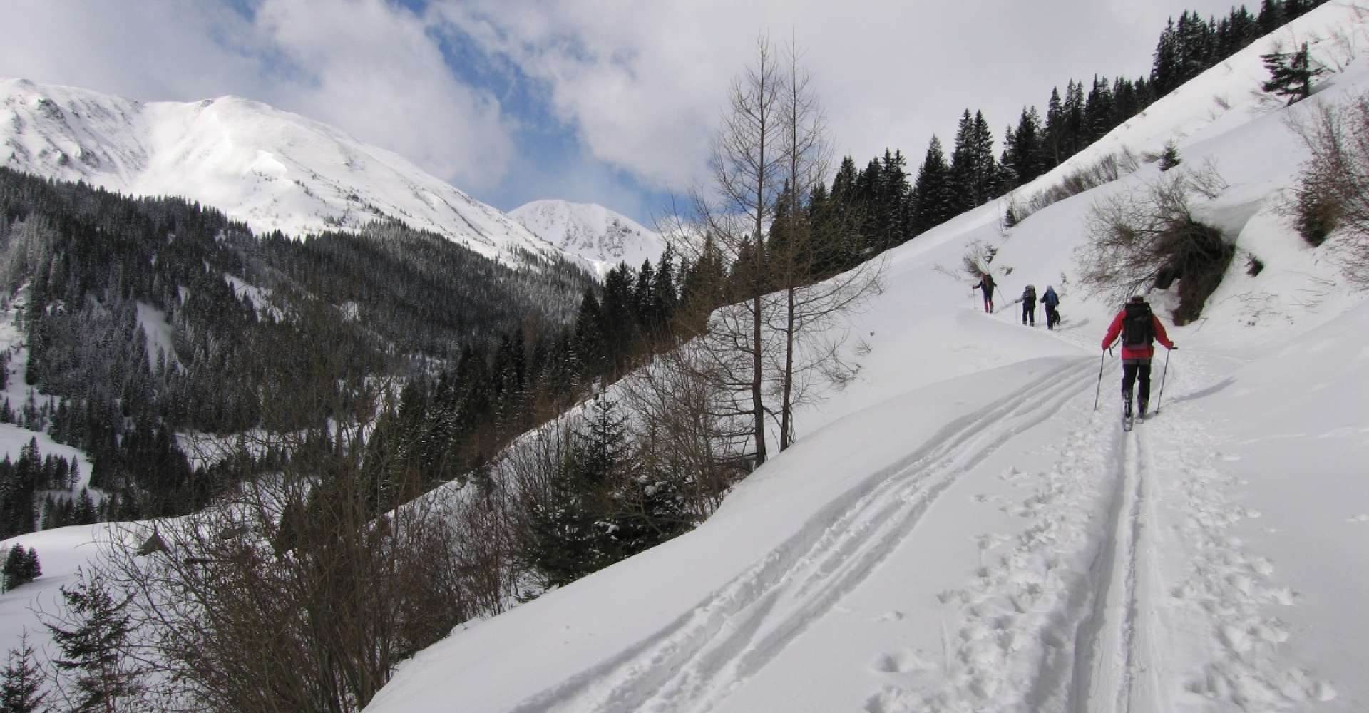 <p>Skitouren im Murtal gehört einfach dazu - die schönsten Touren begeistern alle Skitourengeher im Winter in der Murtaler Bergwelt.</p> 