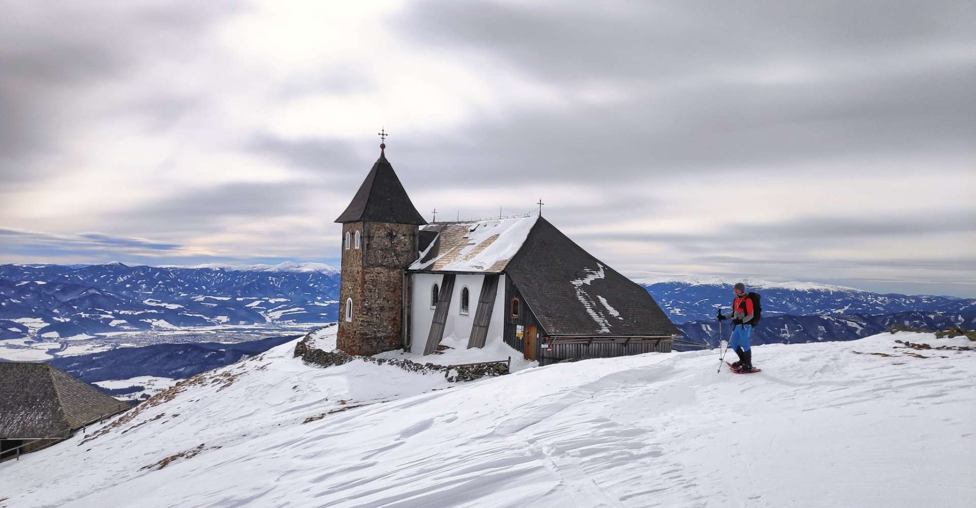 <p>Schneeschuhwanderung Maria Schnee auf der Hochalm im Murtal in der Steiermark</p> 