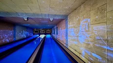 Topsi Bowling Alley